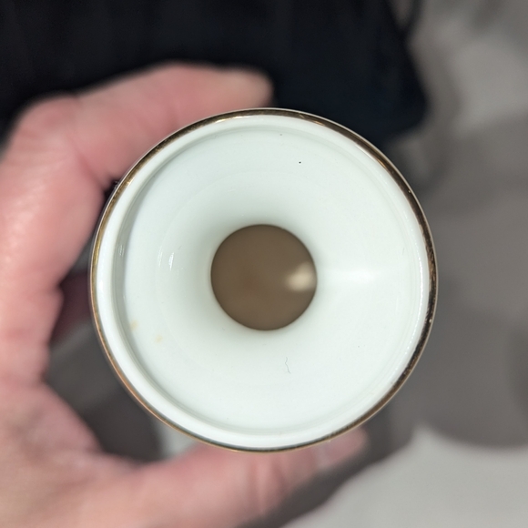 Vintage Wedgewood Bone China Vase - Picture 3 of 4